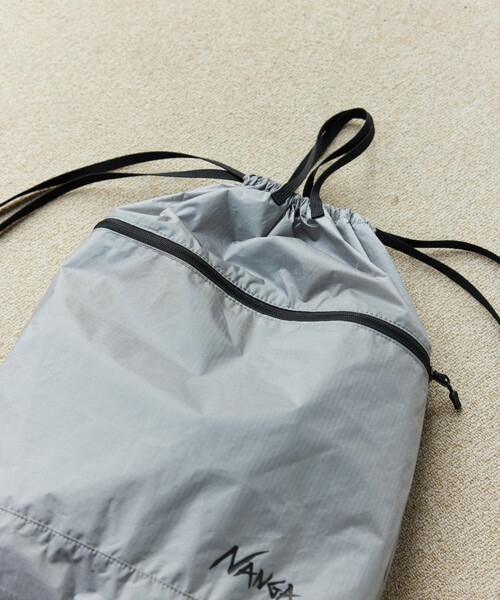 NANGA(ナンガ)の「NANGA/ナンガ Fibermax TUL KNAPSACK ナップサック(バックパック/リュック・メンズ・グレー/ブラック/イエロー・ONE SIZE)」の11枚目の写真