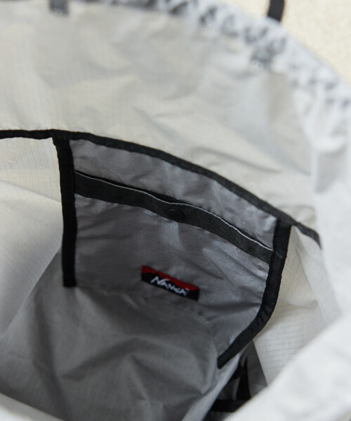 NANGA(ナンガ)の「NANGA/ナンガ Fibermax TUL KNAPSACK ナップサック(バックパック/リュック・メンズ・グレー/ブラック/イエロー・ONE SIZE)」の8枚目の写真
