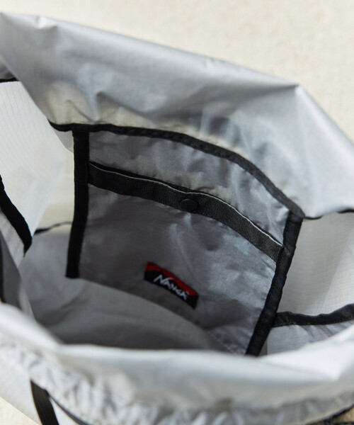 NANGA(ナンガ)の「NANGA/ナンガ Fibermax TUL KNAPSACK ナップサック(バックパック/リュック・メンズ・グレー/ブラック/イエロー・ONE SIZE)」の5枚目の写真