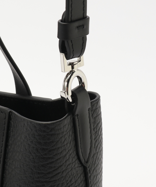 EDIFICE（エディフィス）の「MAISON MARGIELA(メゾン マルジェラ)  Shopping Vertical Mini（トートバッグ・メンズ・ブラック・FREE）」の6枚目の写真