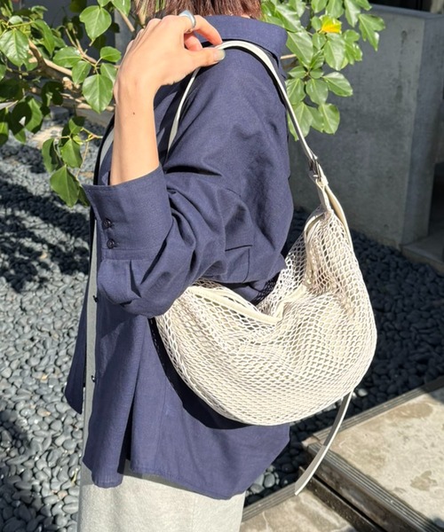 COLLAGE GALLARDAGALANTE（コラージュガリャルダガランテ）の「PAPILLONNER/ラウンドメッシュショルダーバッグ（ショルダーバッグ・レディース・アイボリー/ブラック・FREE）」の7枚目の写真