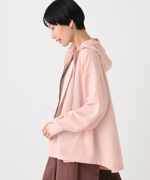 Elura(エルーラ)の「アイロンいらずフードシャツ/659651(シャツ/ブラウス・レディース・オフホワイト/ブラウン/ピンク/ブラック・FREE)」の4枚目の写真