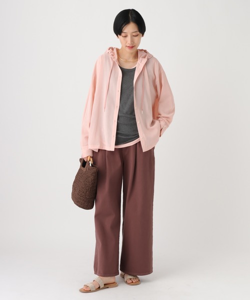 Elura(エルーラ)の「アイロンいらずフードシャツ/659651(シャツ/ブラウス・レディース・オフホワイト/ブラウン/ピンク/ブラック・FREE)」の22枚目の写真