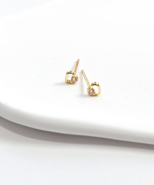 yu-ka（ユーカ）の「YU-KA:ミニハートピアス Mini heart earrings（ピアス（両耳用）・レディース・ゴールド・FREE）」の2枚目の写真