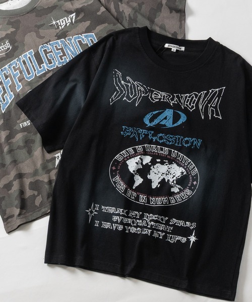 JOHN'S CLOSET(ジョンズクローゼット)の「【13】スプレー加工 グラフィックロゴ ユーズドライクTシャツ(Tシャツ/カットソー・メンズ・ピンク/カーキ/ブラック/アイボリー・MEDIUM/LARGE)」の2枚目の写真