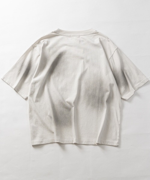 JOHN'S CLOSET(ジョンズクローゼット)の「【13】スプレー加工 グラフィックロゴ ユーズドライクTシャツ(Tシャツ/カットソー・メンズ・ピンク/カーキ/ブラック/アイボリー・MEDIUM/LARGE)」の11枚目の写真
