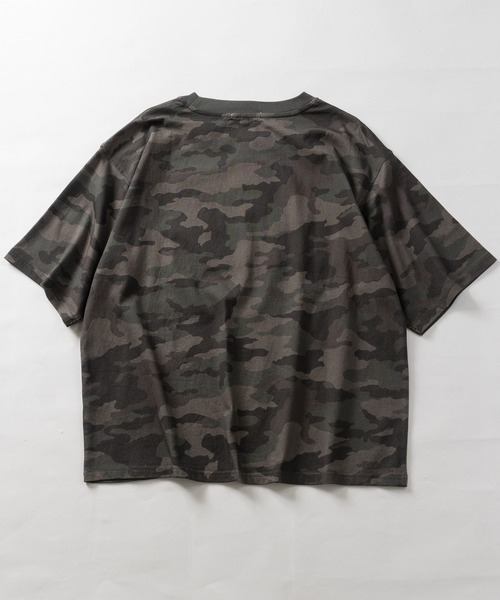 JOHN'S CLOSET(ジョンズクローゼット)の「【13】スプレー加工 グラフィックロゴ ユーズドライクTシャツ(Tシャツ/カットソー・メンズ・ピンク/カーキ/ブラック/アイボリー・MEDIUM/LARGE)」の15枚目の写真