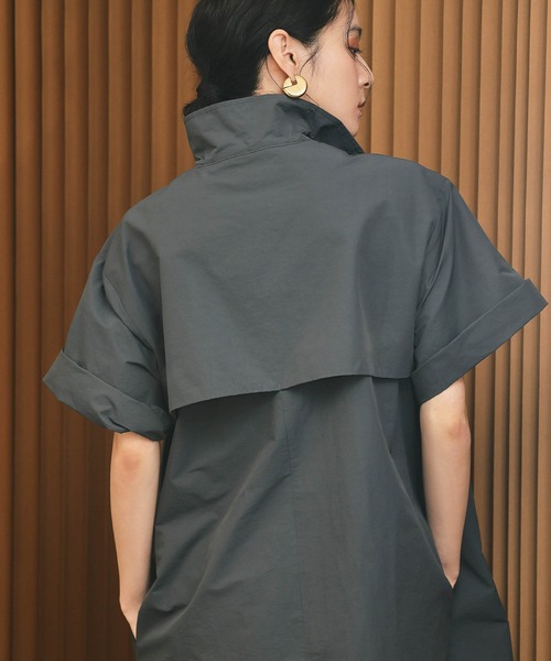ELFRANK(エルフランク)の「【2026SS】ハーフジップAラインロングワンピース 半袖(ワンピース・レディース・ベージュ/チャコールグレー・FREE)」の5枚目の写真