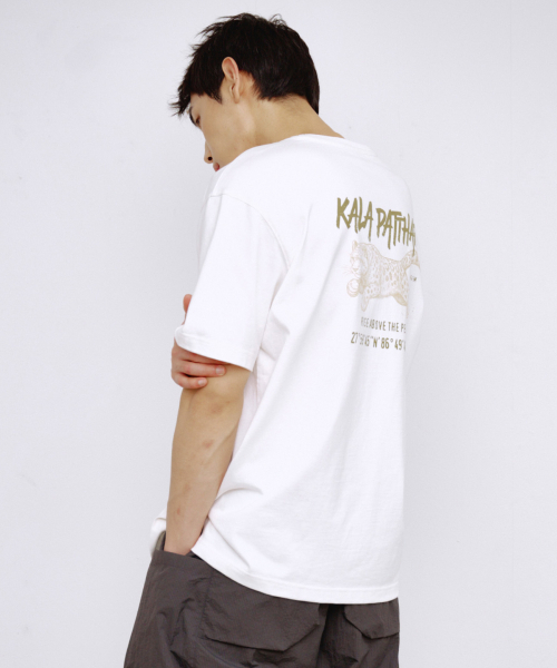 KALAPATTHAR(カラパタール)の「BACK KP TIGER GRAPHIC SHORT-SLEEVED T-SHIRT - WHITE(Tシャツ/カットソー・メンズ・その他・MEDIUM/LARGE/X-LARGE)」の3枚目の写真