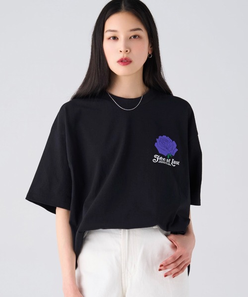 BEDWIN & THE HEARTBREAKERS(ベドウィン アンド ザ ハートブレイカーズ)の「S/S PRINTED TEE "ROSE"(Tシャツ/カットソー・メンズ・ブラック/ホワイト・LARGE/MEDIUM/SMALL/XX-LARGE/X-LARGE)」の2枚目の写真