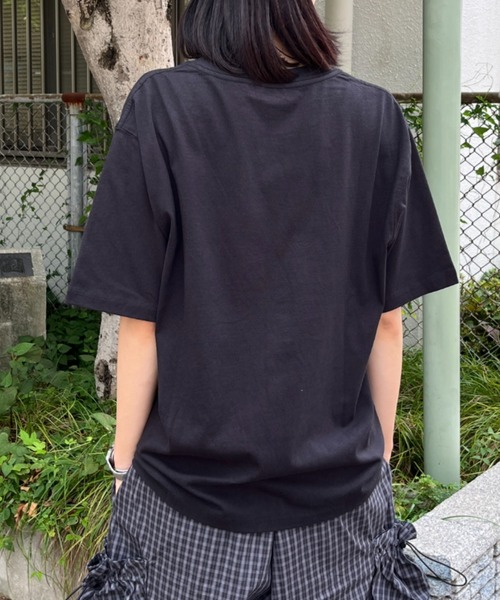 BROKEN BASE(ブロークンベース)の「B.Base Assort Zigzag Patchwork Tee / B.BaseアソートジグザグパッチワークTee(Tシャツ/カットソー・メンズ・ブラック/グレー/カーキ系1/ネイビー/グレー系1/ホワイト/ブラウン系1/ブラック×カーキ/ブラック系1/ネイビー系1・SMALL/LARGE/MEDIUM)」の16枚目の写真