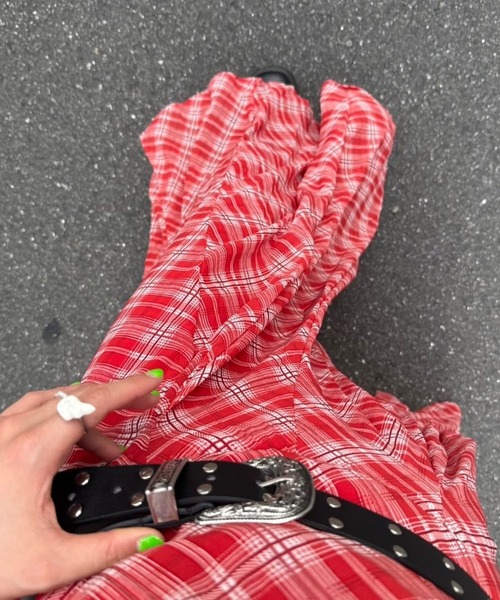 lanan select（ラナンセレクト）の「チェック柄 ローウエストロングキャミワンピ Plaid Low Waist Long Cami Dress（ワンピース・レディース・レッド・S）」の2枚目の写真