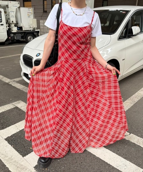 lanan select（ラナンセレクト）の「チェック柄 ローウエストロングキャミワンピ Plaid Low Waist Long Cami Dress（ワンピース・レディース・レッド・S）」の4枚目の写真