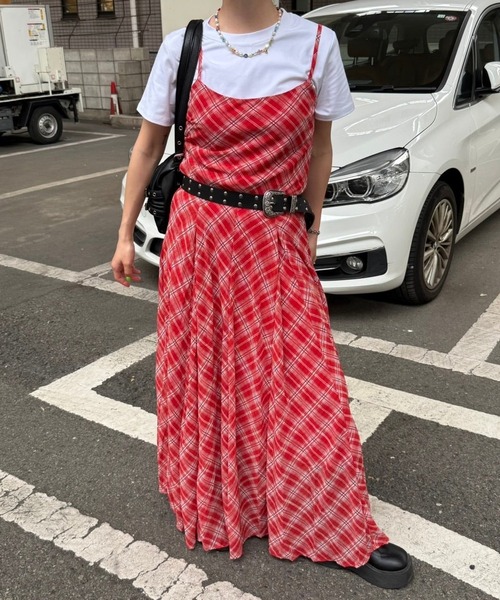 lanan select（ラナンセレクト）の「チェック柄 ローウエストロングキャミワンピ Plaid Low Waist Long Cami Dress（ワンピース・レディース・レッド・S）」の6枚目の写真