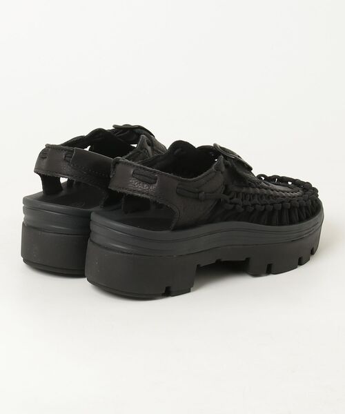 KEEN(キーン)の「UNEEK PLT MARY JANE|ユニーク ピーエルティ― メリー ジェーン|オールジェンダー(サンダル・レディース・ブラック・23cm/24cm/26cm/25cm/28cm/27cm)」の2枚目の写真