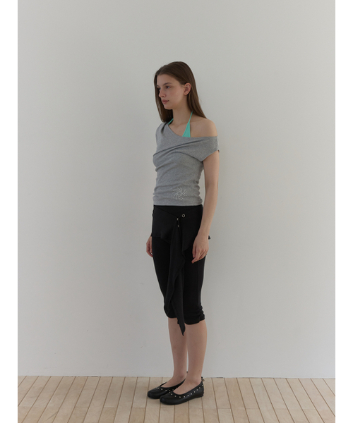 ASURA(アスラ)の「STUDDED ONE-SHOULDER T (MELANGE GREY)(Tシャツ/カットソー・レディース・その他・OS)」の4枚目の写真