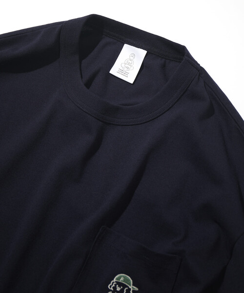 FREAK'S STORE(フリークスストア)の「tombonia/トムボニア バックプリント クルーネック ポケットTシャツ/スケートボーイ(Tシャツ/カットソー・メンズ・ネイビー/ライトグレー/ホワイト/チャコールグレー・SMALL/LARGE/MEDIUM)」の18枚目の写真