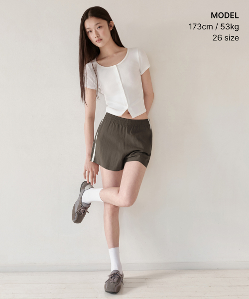 MUSINSA STANDARD WOMAN（ムシンサスタンダードウーマン）の「ウィメンズレーストラックショーツ[ブラウン]（その他パンツ・レディース・その他・24/26/28/30）」の2枚目の写真