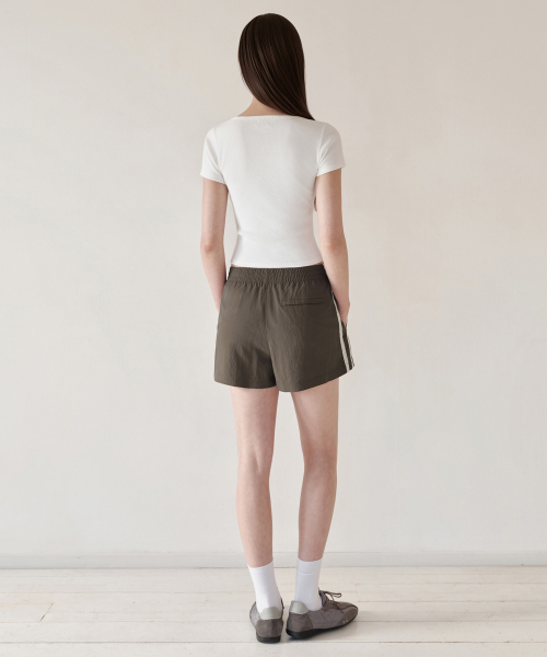 MUSINSA STANDARD WOMAN（ムシンサスタンダードウーマン）の「ウィメンズレーストラックショーツ[ブラウン]（その他パンツ・レディース・その他・24/26/28/30）」の4枚目の写真