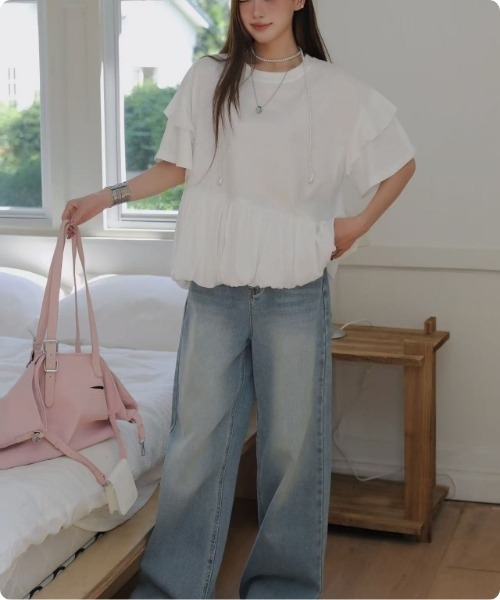 I.O.E（アイオイ）の「[韓国トレンド] 切替デザイン ペプラムTシャツ（Tシャツ/カットソー・レディース・ブラック/ホワイト・FREE）」の3枚目の写真