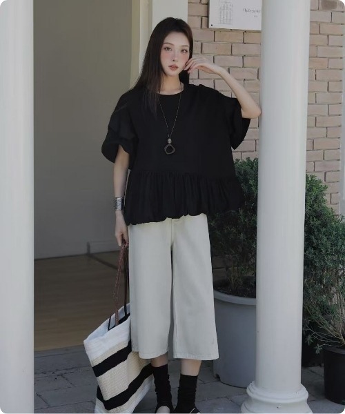 I.O.E（アイオイ）の「[韓国トレンド] 切替デザイン ペプラムTシャツ（Tシャツ/カットソー・レディース・ブラック/ホワイト・FREE）」の9枚目の写真