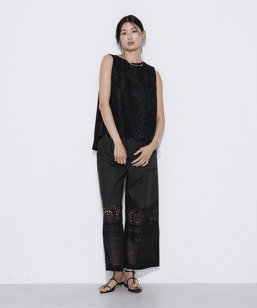 K.T KIYOKO TAKASE(キヨコタカセ)の「ボタニカル幾何刺繍 プルオーバー(Tシャツ/カットソー・レディース・ブラック/ブラウン・9号)」の3枚目の写真