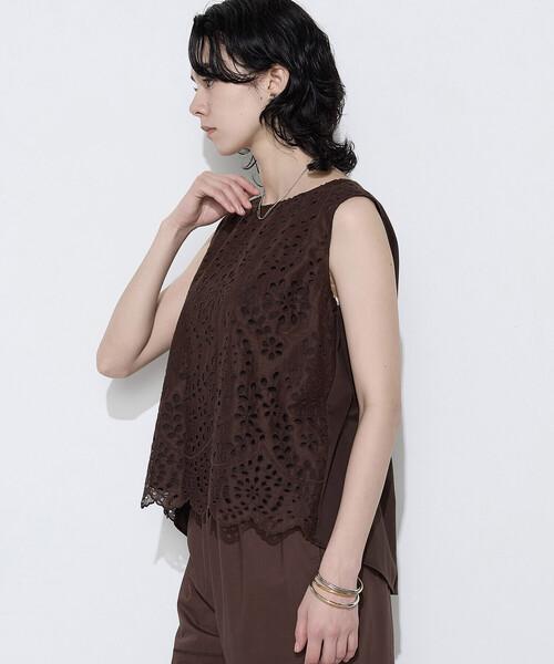K.T KIYOKO TAKASE(キヨコタカセ)の「ボタニカル幾何刺繍 プルオーバー(Tシャツ/カットソー・レディース・ブラック/ブラウン・9号)」の11枚目の写真
