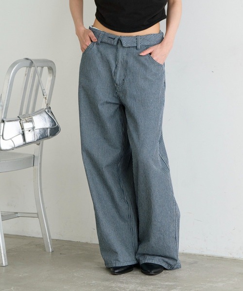 RAY CASSIN(レイカズン)の「【S・Mサイズ展開 】ダメージ折り返しワイドデニムパンツ(デニムパンツ・レディース・ブラック/スカイブルー/ブルー/ブルー系その他2・S/M)」の4枚目の写真