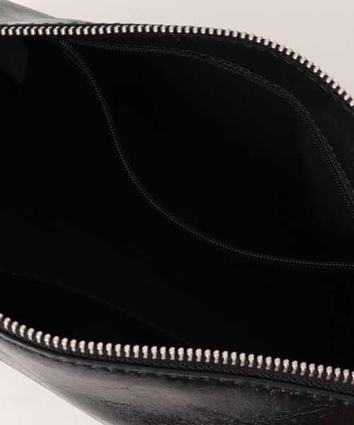 CHARLES & KEITH（チャールズ & キース）の「Delfina デルフィナ イロンゲイティッド ショルダーバッグ（ショルダーバッグ・レディース・ダークブラウン系3/スミクロ・S）」の11枚目の写真
