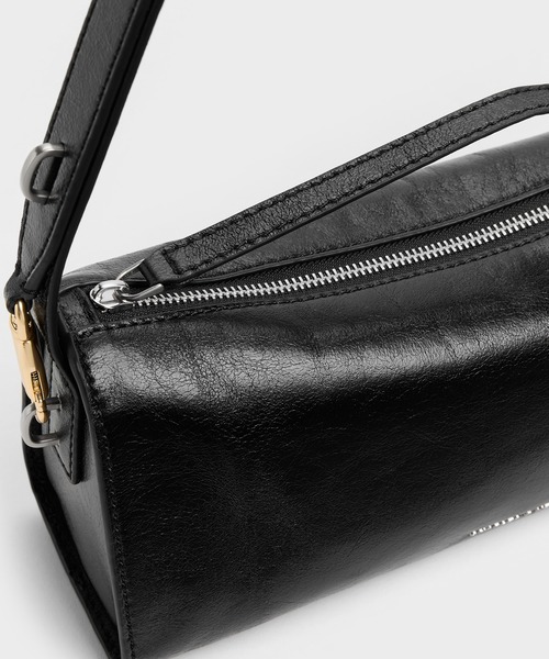 CHARLES & KEITH（チャールズ & キース）の「Delfina デルフィナ イロンゲイティッド ショルダーバッグ（ショルダーバッグ・レディース・ダークブラウン系3/スミクロ・S）」の9枚目の写真