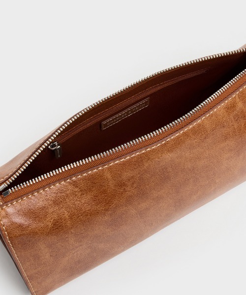 CHARLES & KEITH（チャールズ & キース）の「Delfina デルフィナ イロンゲイティッド ショルダーバッグ（ショルダーバッグ・レディース・ダークブラウン系3/スミクロ・S）」の18枚目の写真