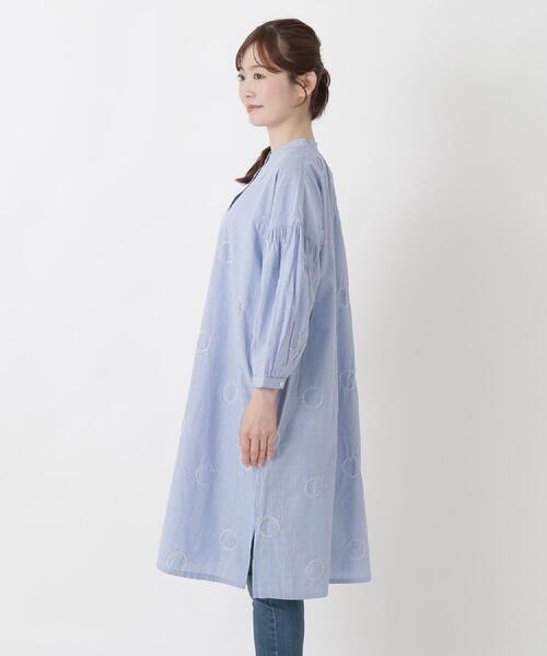 one'sterrace(ワンズテラス)の「サークルドット刺繍 8分袖ワンピース(ワンピース・レディース・ブラック系8/ブルー系その他7/グリーン系その他6・02)」の16枚目の写真