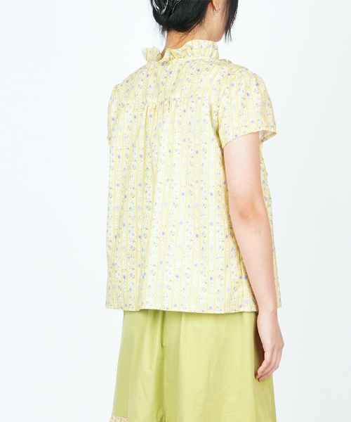 SUNNECT（ソネクト）の「Floral Peasant Blouse - Yellow（シャツ/ブラウス・レディース・その他・OS）」の3枚目の写真