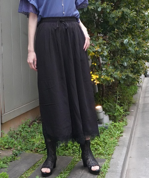 axes femme(アクシーズファム)の「接触冷感裾レースワイドパンツ(その他パンツ・レディース・キナリ/ブラック/グレー・FREE)」の2枚目の写真