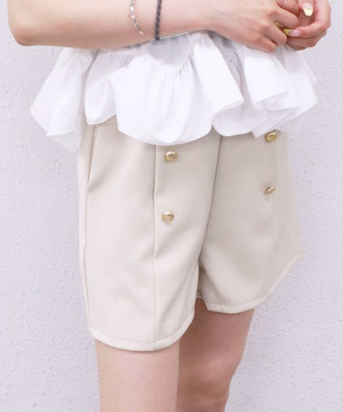 archives(アルシーヴ)の「金釦コンパクトショートパンツ(その他パンツ・レディース・ベージュ/ブラック・MEDIUM)」の6枚目の写真
