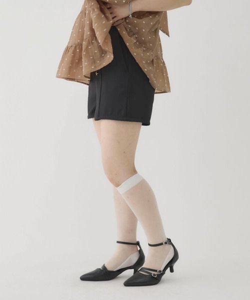 archives(アルシーヴ)の「金釦コンパクトショートパンツ(その他パンツ・レディース・ベージュ/ブラック・MEDIUM)」の15枚目の写真