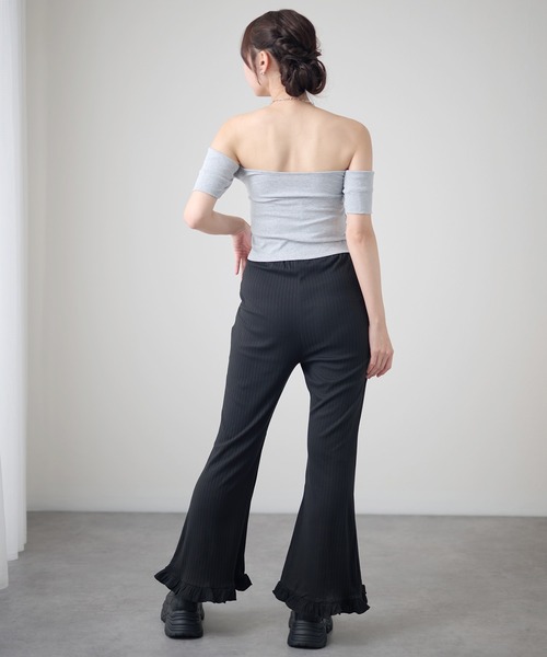 DAYRA（デイラ）の「縦リブ セミフレア 裾フリル ロング パンツ（その他パンツ・レディース・チャコールグレー/グリーン/ブラック・155/160/165）」の6枚目の写真