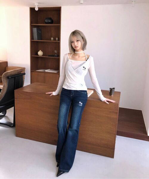 COIRIS(コイリス)の「ティレンブーツカットデニムパンツ(2カラー)(デニムパンツ・レディース・ブラック/ダークブルー・SMALL/MEDIUM)」の20枚目の写真