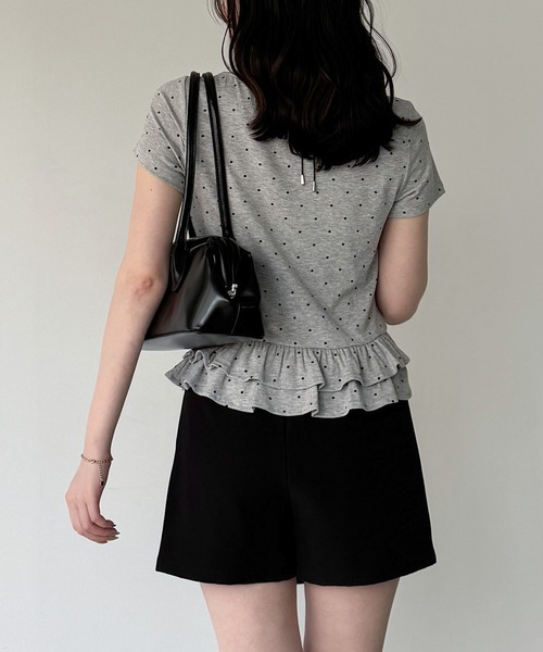 junoah(ジュノア)の「フリルカットトップス(Tシャツ/カットソー・レディース・ブラック/グレー/ホワイト・SMALL/LARGE/MEDIUM)」の11枚目の写真