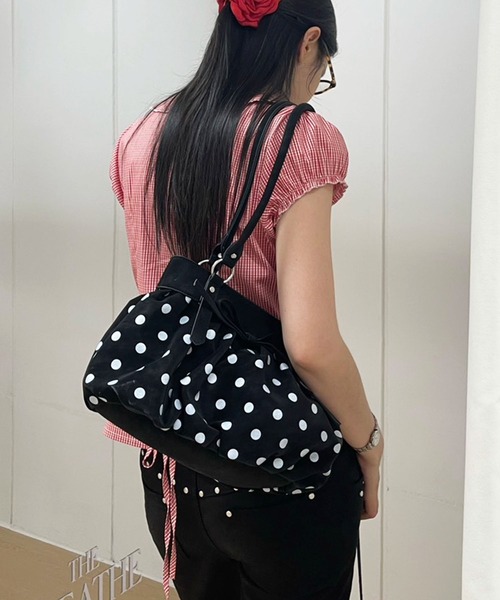 FINEnough(ファインナフ)の「ドットプリントリボン付きショルダーバッグ(ショルダーバッグ・レディース・サックスブルー/イエロー/ブラック/ホワイト/ピンク・FREE)」の2枚目の写真