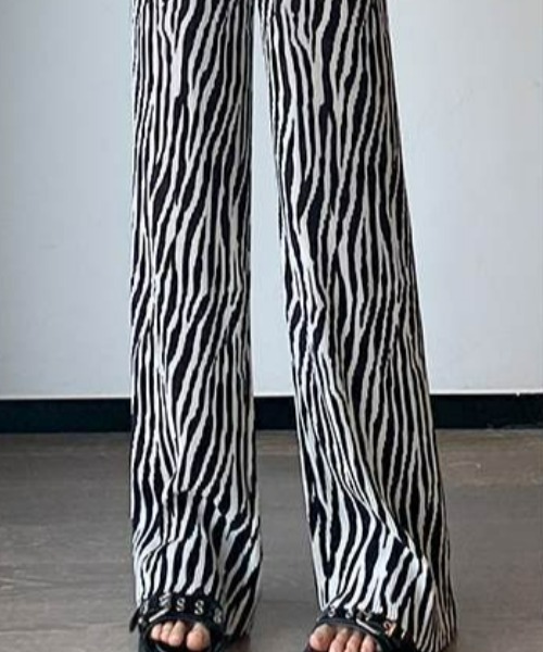 REBALANCE(リバランス)の「レディース ゼブラ柄 ワイドパンツ(その他パンツ・レディース・A/B・X-LARGE/LARGE/MEDIUM)」の11枚目の写真
