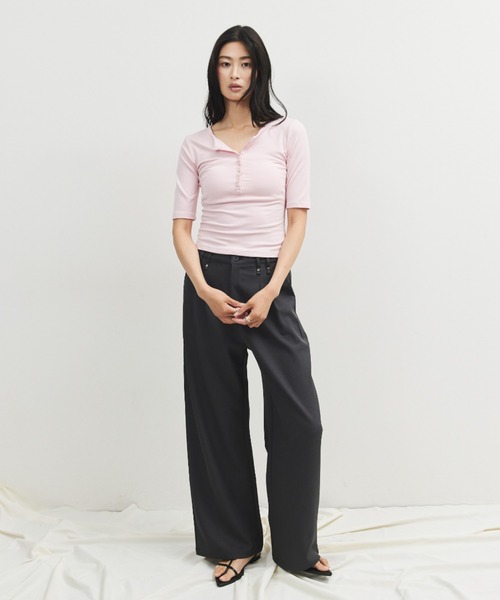 ELTONE(エルトーン)の「ヘンリーネックショートスリーブTEE(Tシャツ/カットソー・レディース・ブラック/ピンク・FREE)」の5枚目の写真