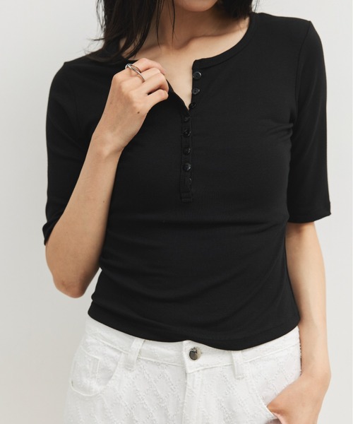 ELTONE(エルトーン)の「ヘンリーネックショートスリーブTEE(Tシャツ/カットソー・レディース・ブラック/ピンク・FREE)」の17枚目の写真