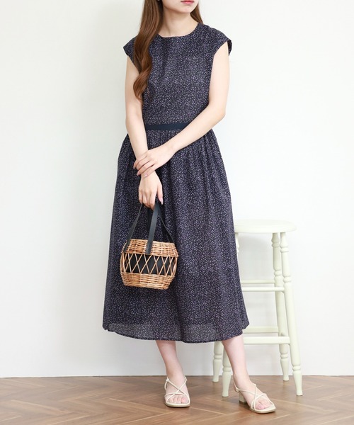 Anna Nicola（アンナニコラ）の「Anna Nicola コットンローンフラワープリントワンピース ノースリーブ（ワンピース・レディース・ネイビー/アイボリー・38）」の20枚目の写真