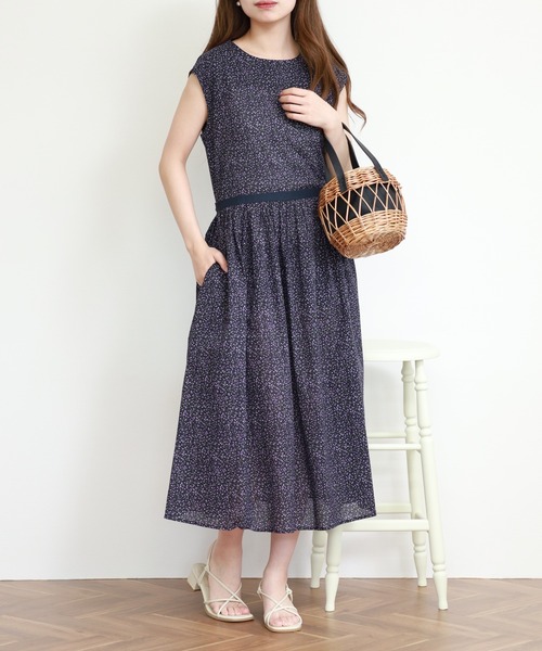 Anna Nicola（アンナニコラ）の「Anna Nicola コットンローンフラワープリントワンピース ノースリーブ（ワンピース・レディース・ネイビー/アイボリー・38）」の21枚目の写真
