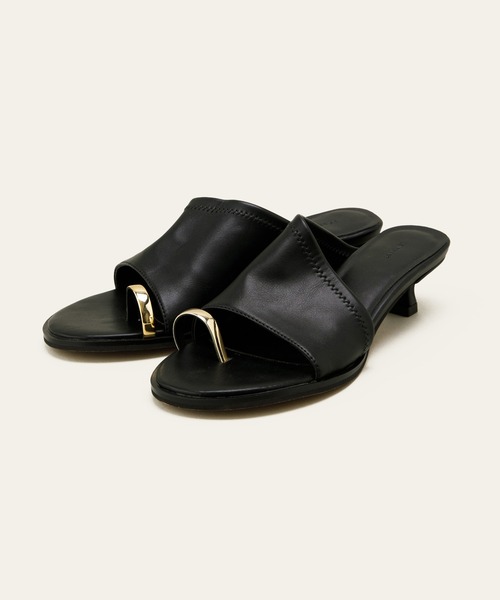 LE VERNIS(ル・ベルニ)の「LE VERNIS(ル・ベルニ)Toe ring sandals(サンダル・レディース・ブラック/シルバー/クリア/ブラウン・24.5㎝/23.5/24.5/23.5cm)」の15枚目の写真