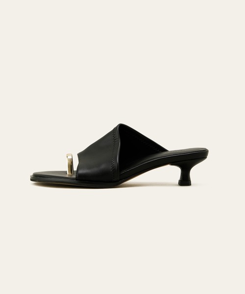 LE VERNIS(ル・ベルニ)の「LE VERNIS(ル・ベルニ)Toe ring sandals(サンダル・レディース・ブラック/シルバー/クリア/ブラウン・24.5㎝/23.5/24.5/23.5cm)」の9枚目の写真