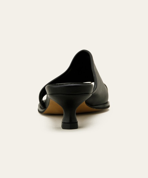 LE VERNIS(ル・ベルニ)の「LE VERNIS(ル・ベルニ)Toe ring sandals(サンダル・レディース・ブラック/シルバー/クリア/ブラウン・24.5㎝/23.5/24.5/23.5cm)」の10枚目の写真