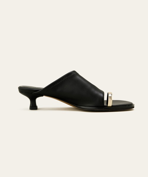 LE VERNIS(ル・ベルニ)の「LE VERNIS(ル・ベルニ)Toe ring sandals(サンダル・レディース・ブラック/シルバー/クリア/ブラウン・24.5㎝/23.5/24.5/23.5cm)」の11枚目の写真