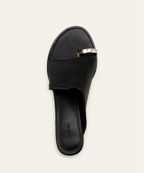 LE VERNIS(ル・ベルニ)の「LE VERNIS(ル・ベルニ)Toe ring sandals(サンダル・レディース・ブラック/シルバー/クリア/ブラウン・24.5㎝/23.5/24.5/23.5cm)」の7枚目の写真